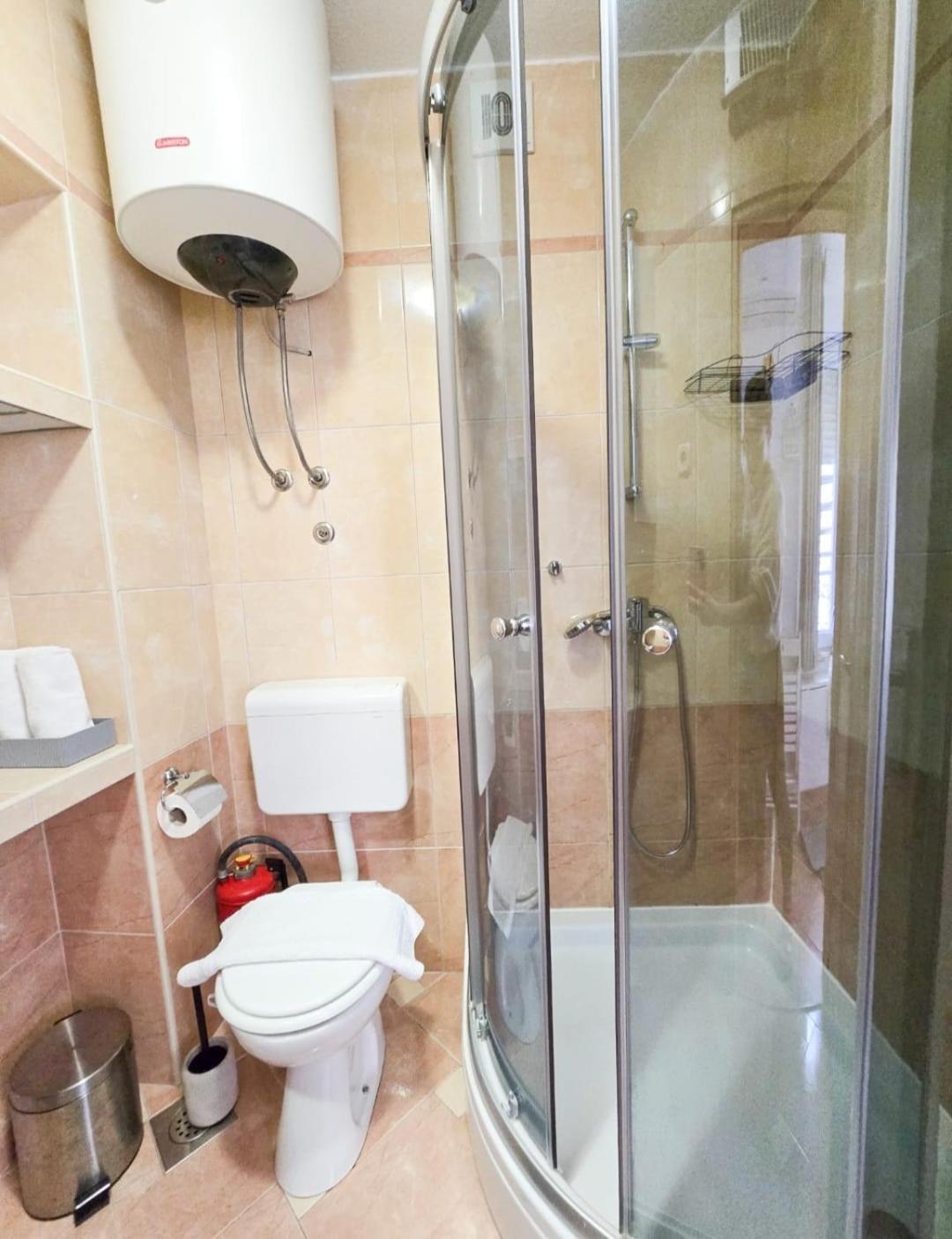 Private Bedroom With Bathroom Baška Voda エクステリア 写真
